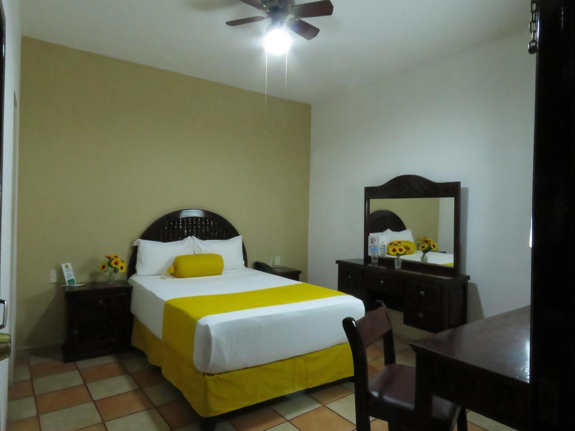 Hotel Los Girasoles Tepic Eksteriør bilde